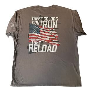 Buck Wear Men T-shirt size XL Short Sleeve American Flag & Guns They Reload Gray
